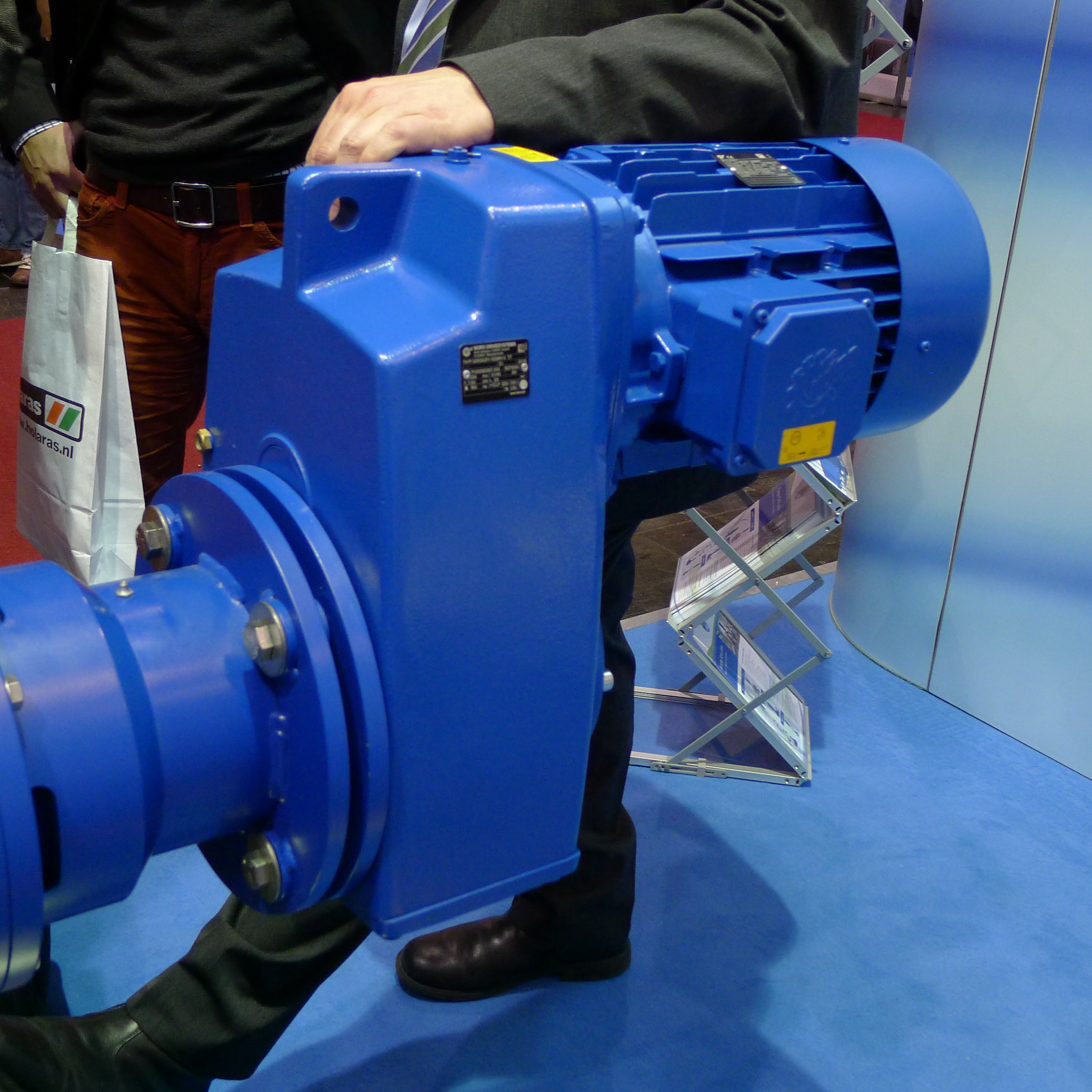 FLENDER平行軸齒輪減速機